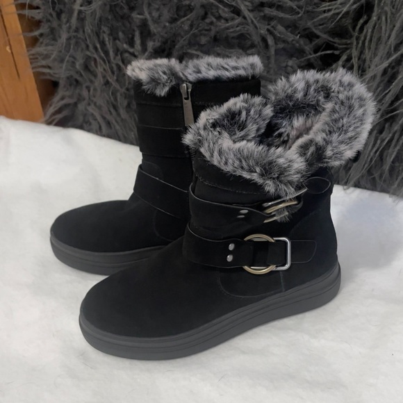 NWT J Slides Black Winter Boots with Faux Fur - Picture 2 of 7